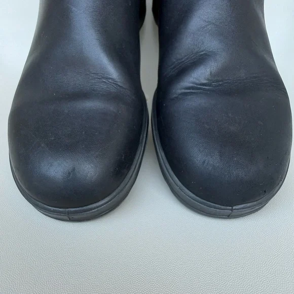 Blundstone Black Ankle Boots - Picture 9 of 10